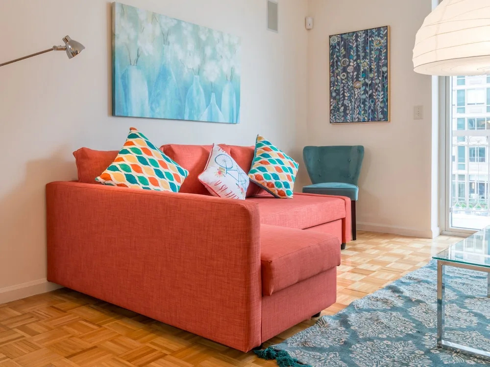 Home Away Apartments at Washington Blvd.
