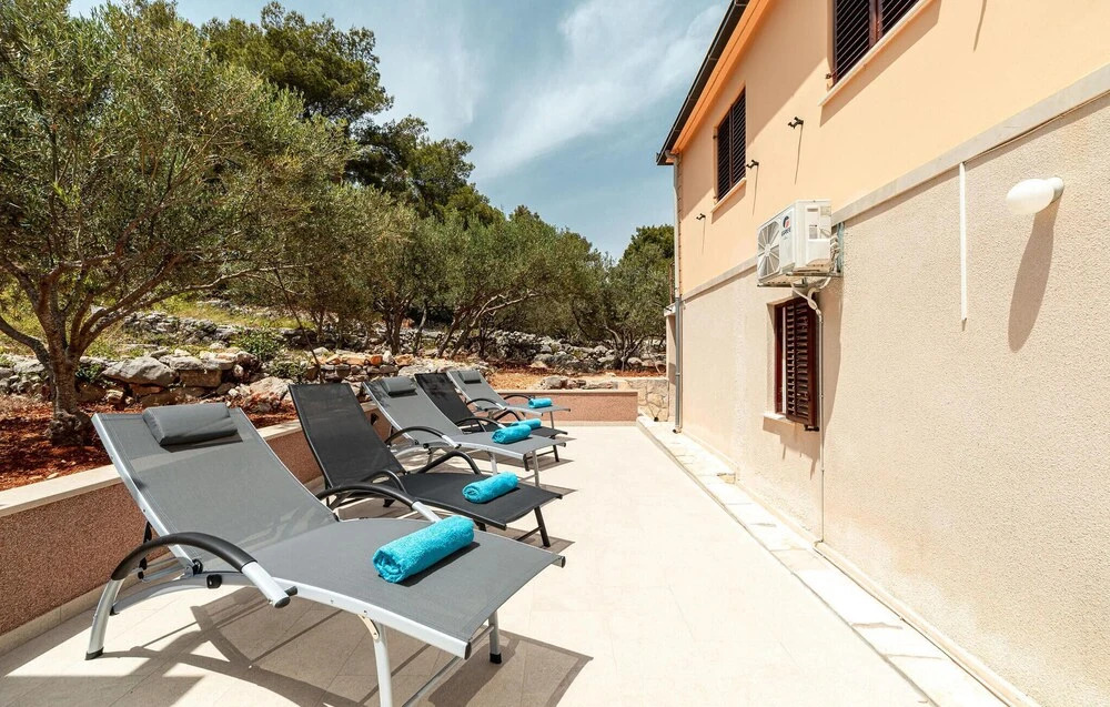 Beautiful Home in Prizba With Wifi and 3 Bedrooms