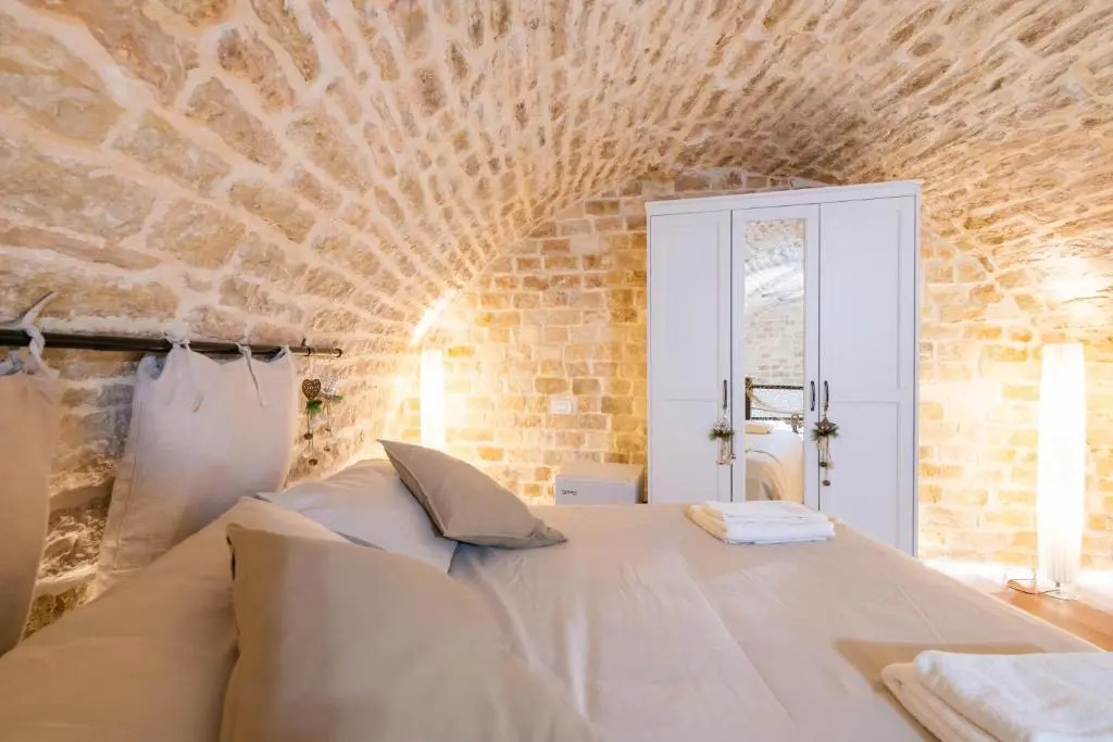 Sea front historic house in the heart of old town, inside torrione aragonese
