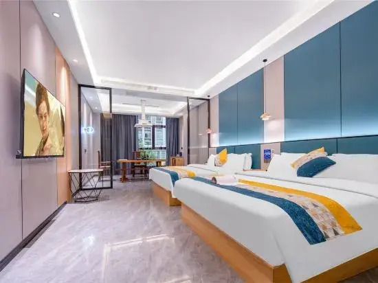 Helong No. 1 Hotel (Changsha West Bus Station Meixi Hudong Metro)