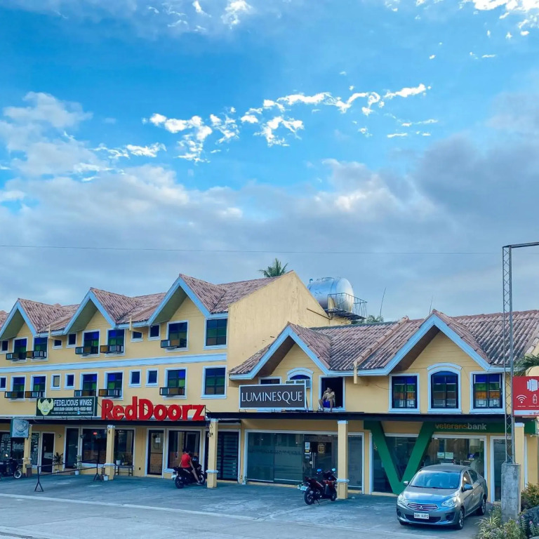 RedDoorz Plus at Balai Sofia Bed & Breakfast Batangas