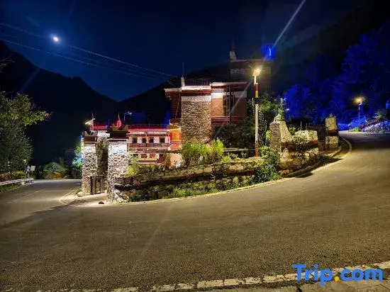 Regi Homestay in Danba County