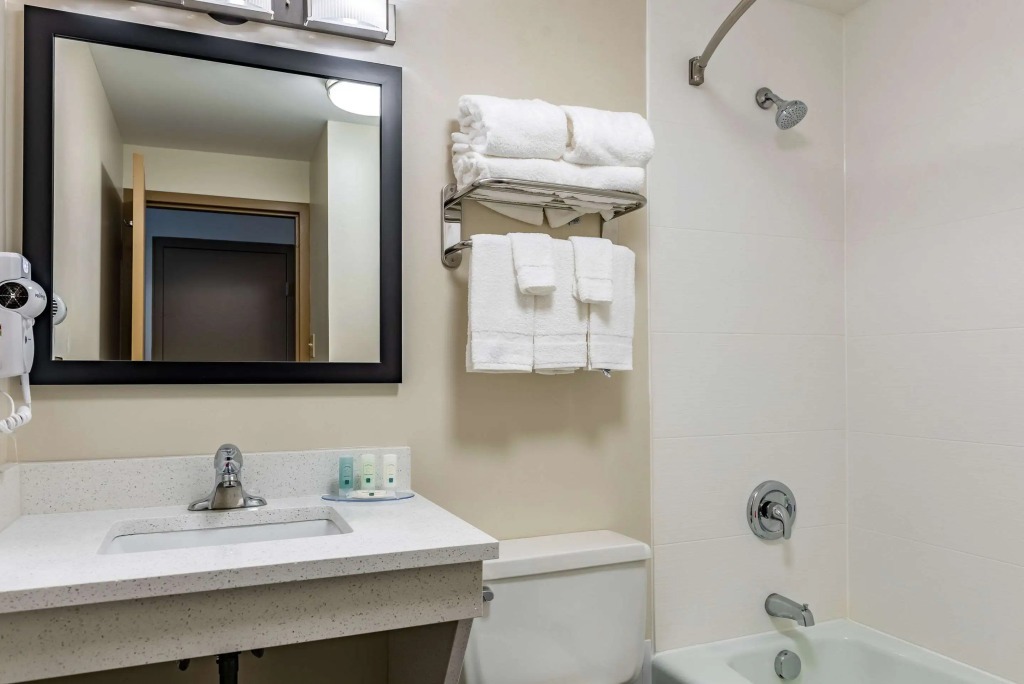 Red Lion Inn & Suites Bucyrus North