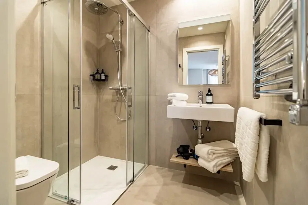 A2- Seaclub Suites by Roomservices
