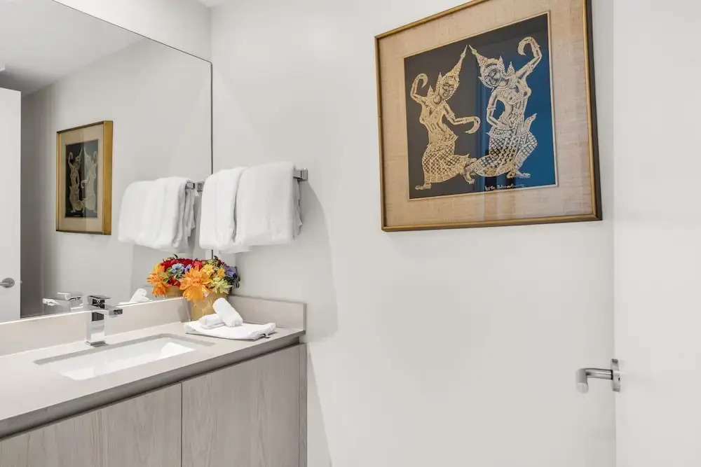 Luxury Penthouse! 4 BDR With Resort Amenities