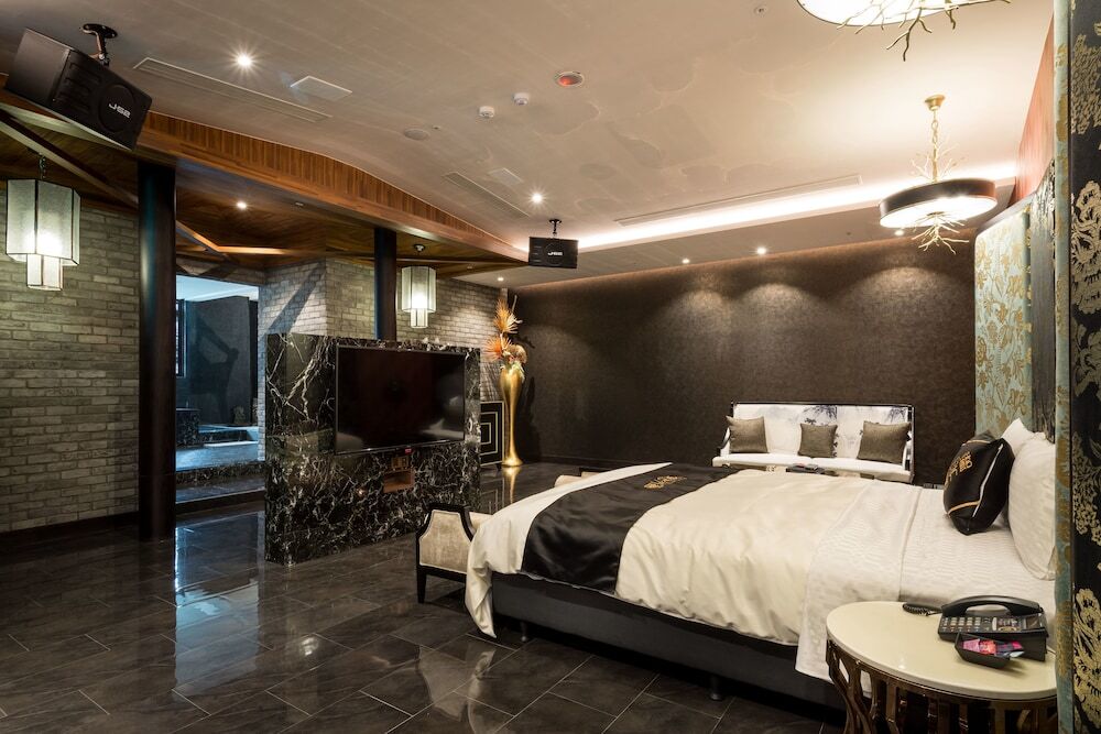 Icolour Villa Motel