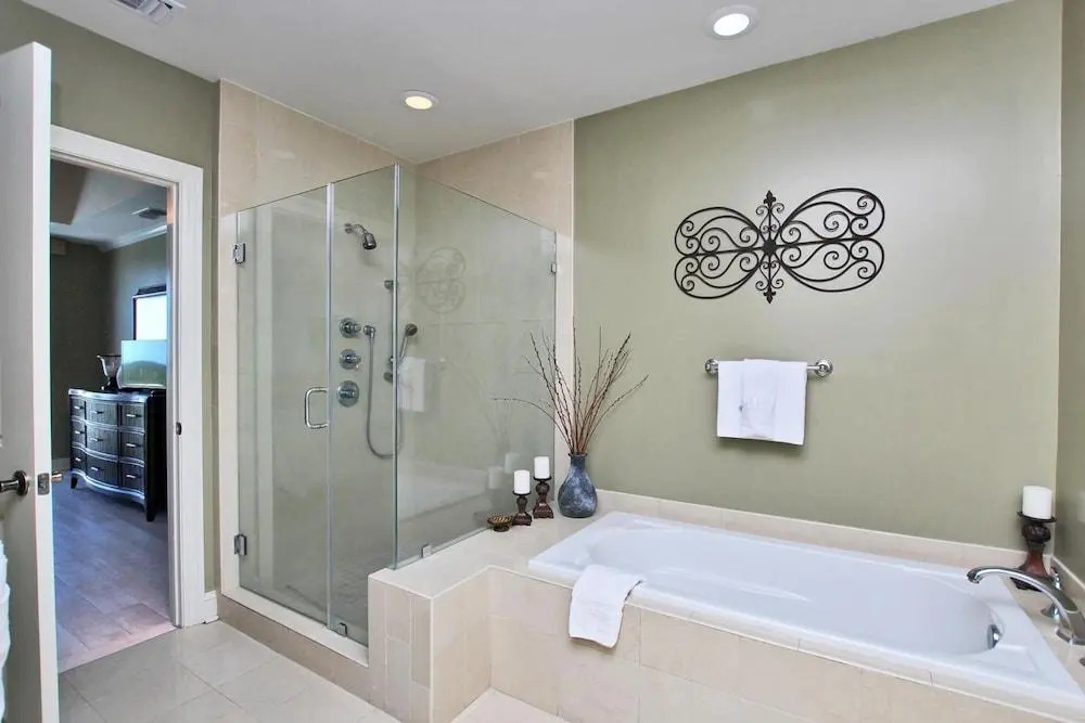 Wharf 902 by Youngs Suncoast
