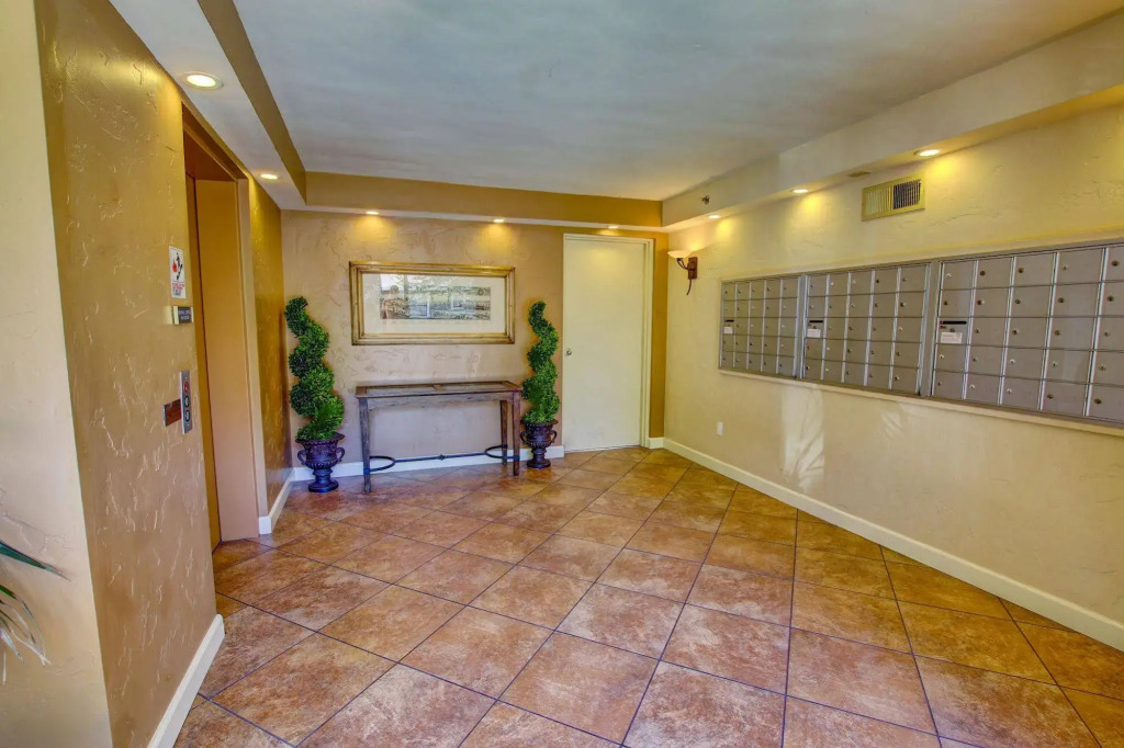 Sunshine Suites at Hillcrest