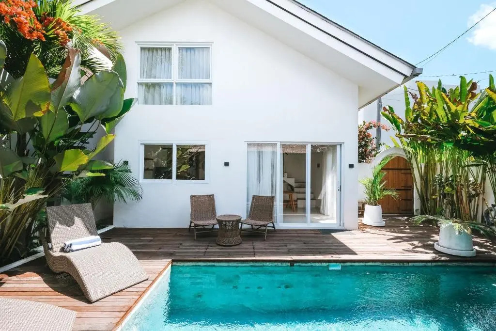 2BR Sun&Moon Pool Villa, Walk to Cafés, Near Beach