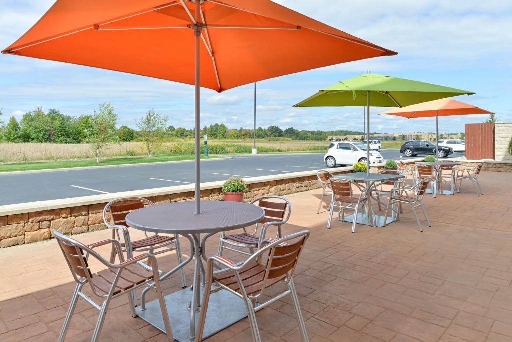 Holiday Inn Express & Suites Terre Haute by IHG