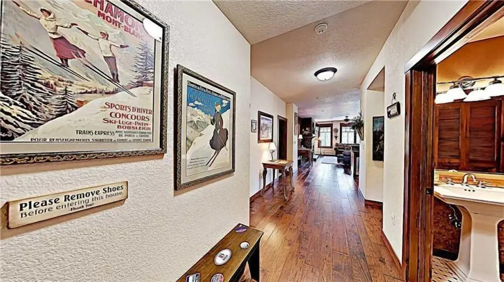 3 Bedroom Mountain View Condo Located in Historic Downtown Breckenridge with Hot Tub Access