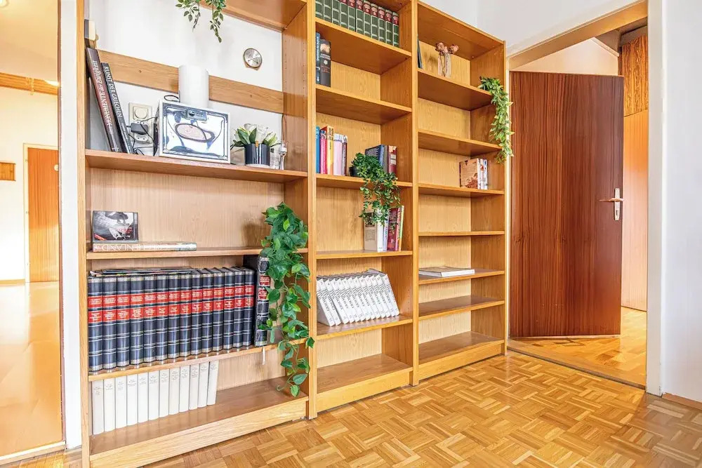 Vienna Spacious 2BR Apt Long Stay