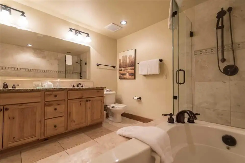 5112 Emerald Lodge, Trappeur's Crossing Apartment 2