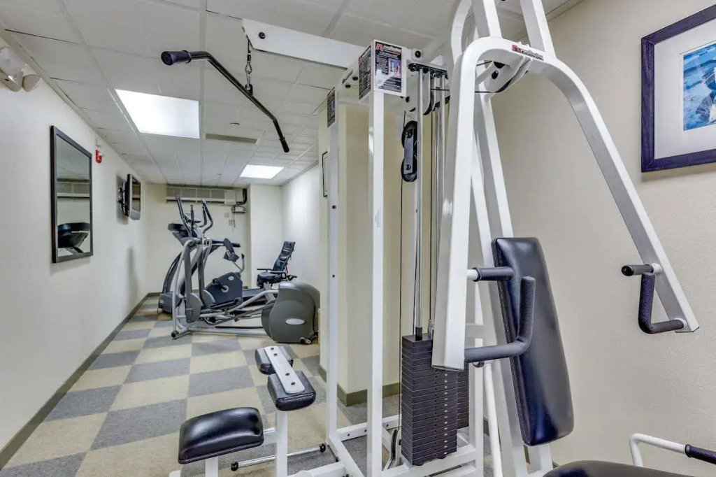 Marshall Suites Bainbridge Island, SureStay Collection by BW