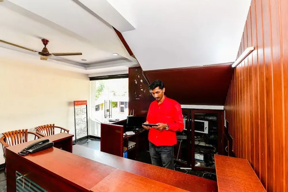 OYO Flagship 38119 Tristar Residency