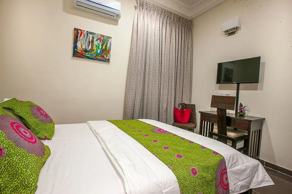 The Highbridge Guest Lodge