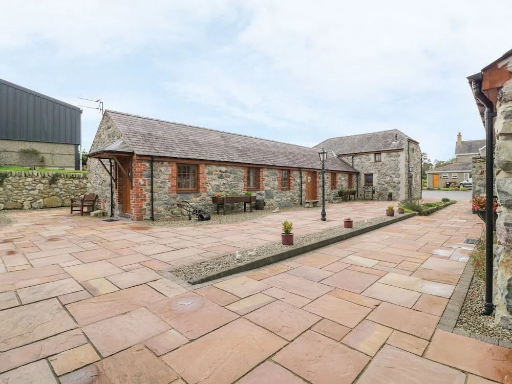Lily Cottage