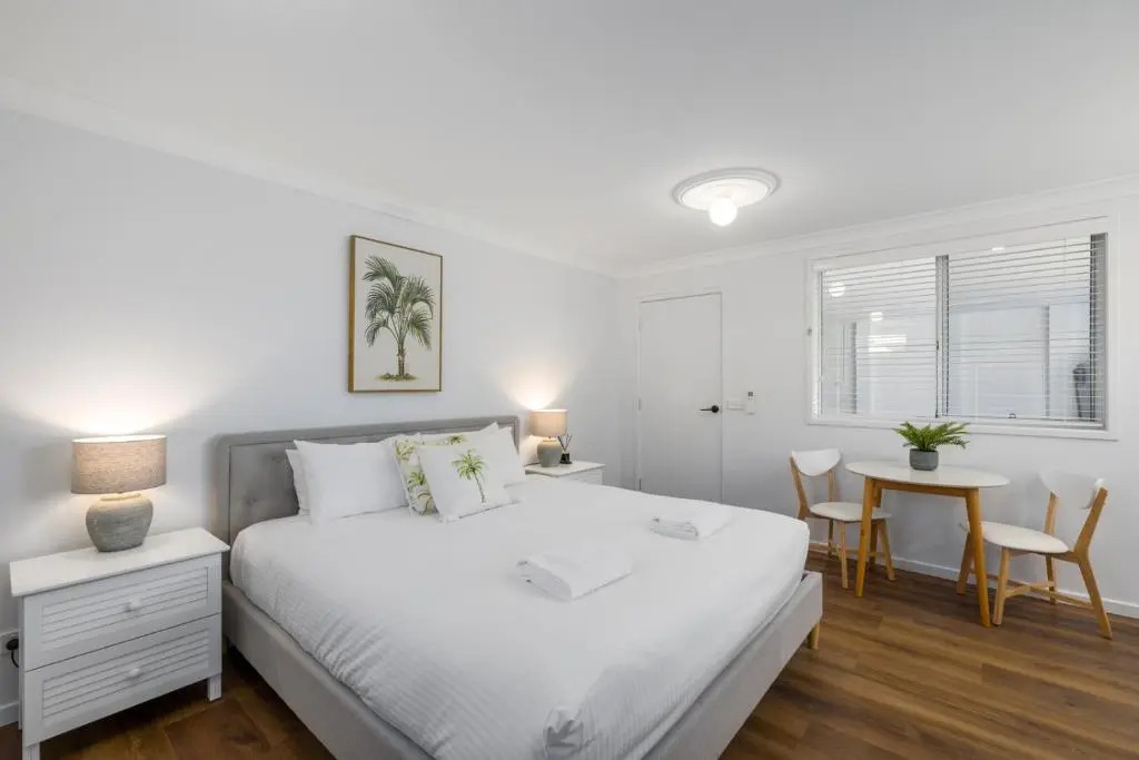 Sea Pine Cottage and Studio - Beach & village central, Family, Sleeps 8