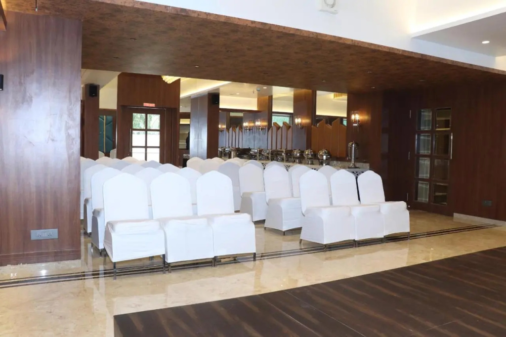 Hotel Golden Nest - Thane