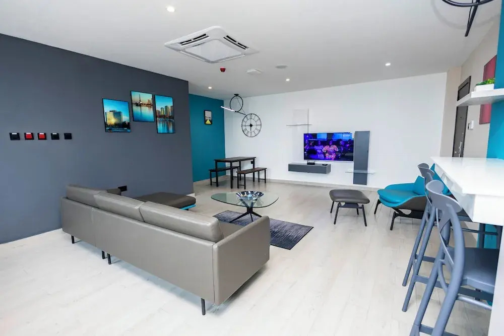 Bankable Roomzzz