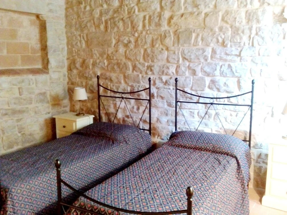 House With 2 Bedrooms in Izzalini, With Wifi