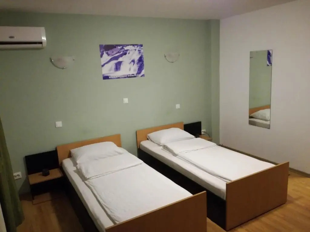 Business Transit to Therme & Airport , Free Parking