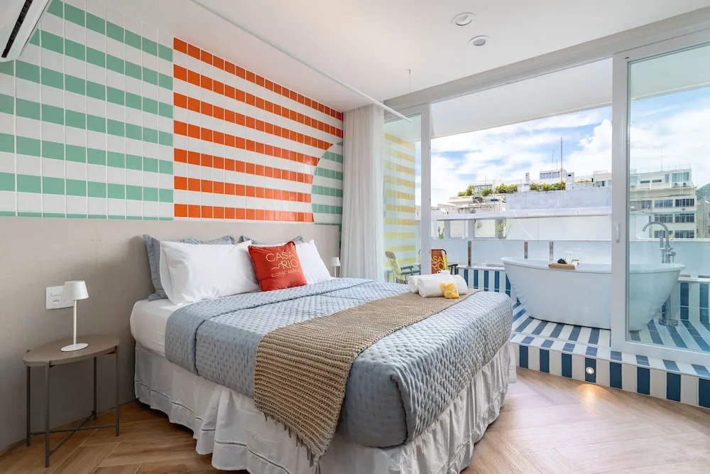 Sea View and Balcony With Bathtub Q11
