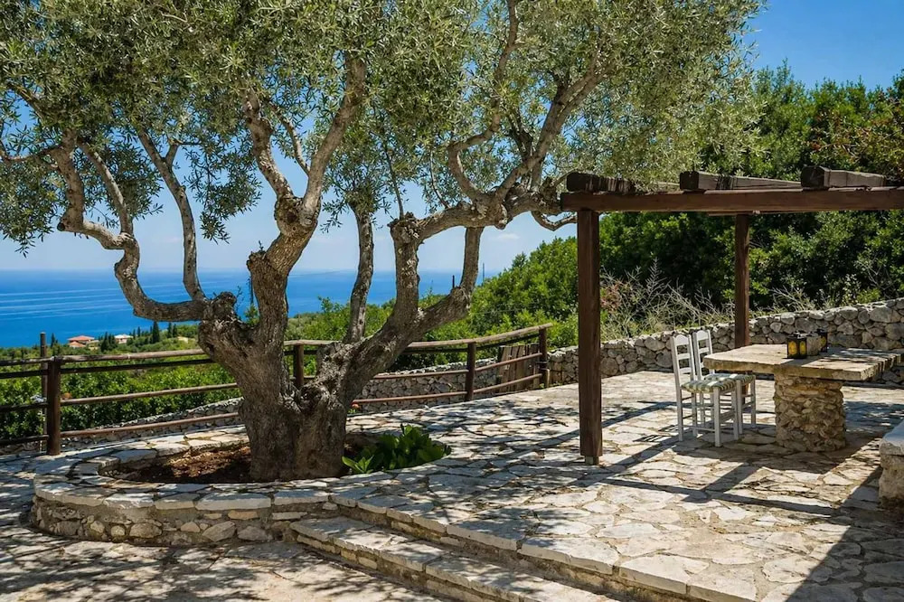 Villa Poseidon - Family Suite In Zante w Pool