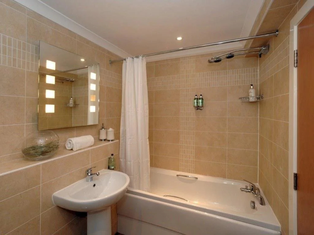 Fountain Court Apartments - Grove Executive