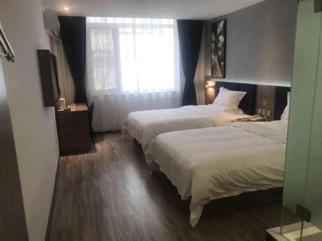 7Days Premium Zibo Zhoucun Zhoulong Road Furniture Market Branch