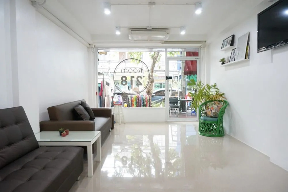 ROOM 218 - Dorm for rent - Adults Only