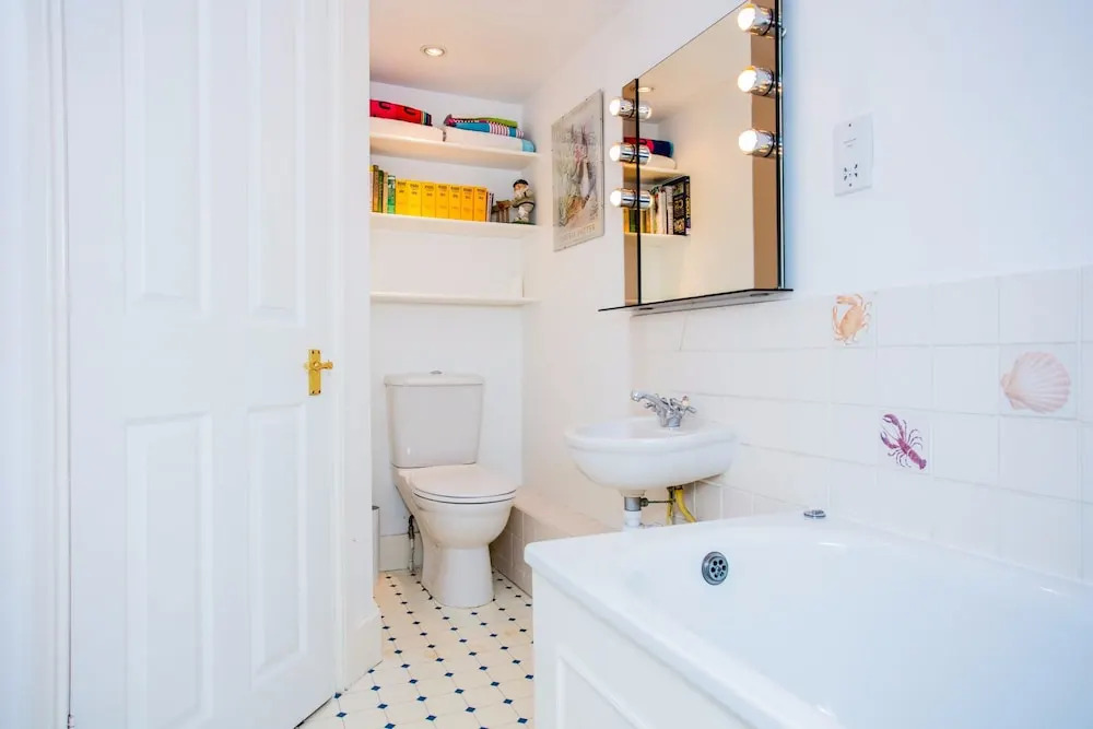 5 Bedroom Home in West London