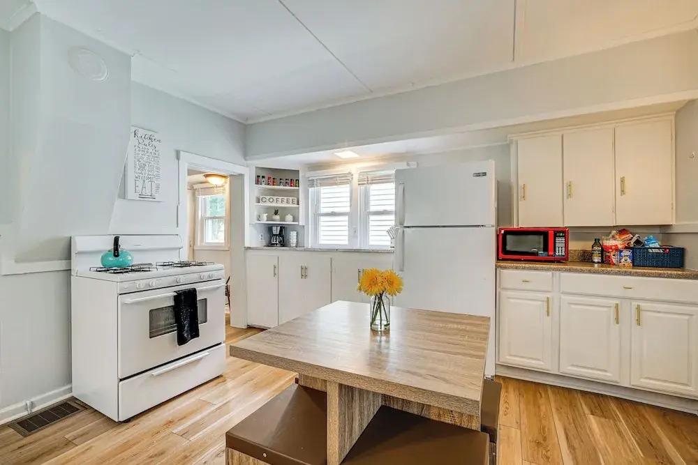 Saratoga Springs Home Near Downtown & Casino