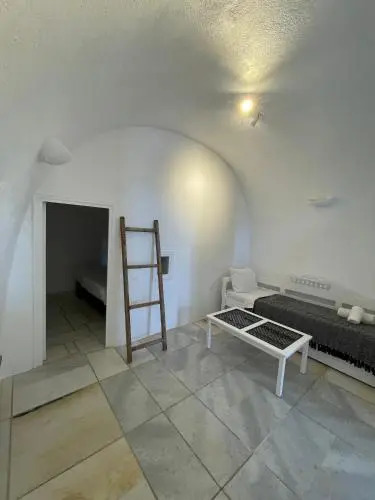 Oia Collection