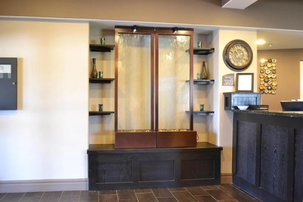 Red River Inn and Suites