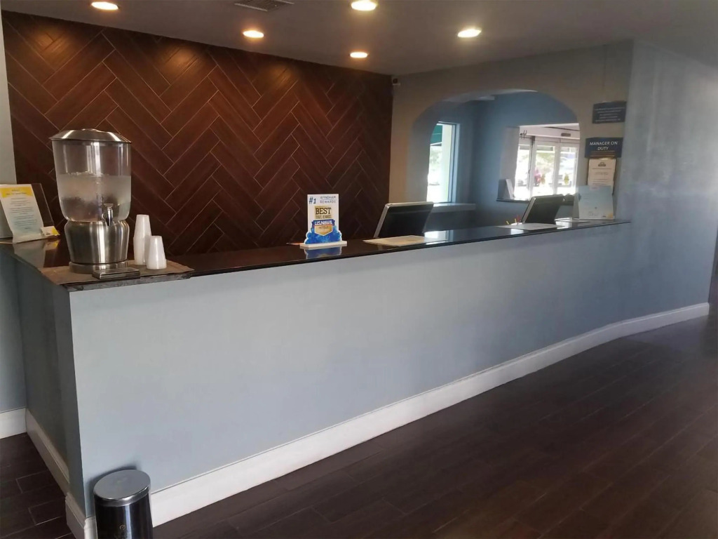 Sky-Palace Inn & Suites Wichita East