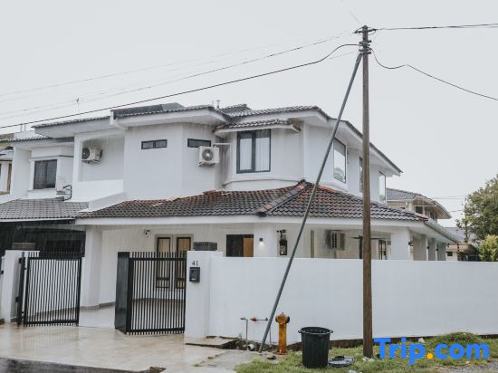 Ipoh Muji Retreat with pool by Verve