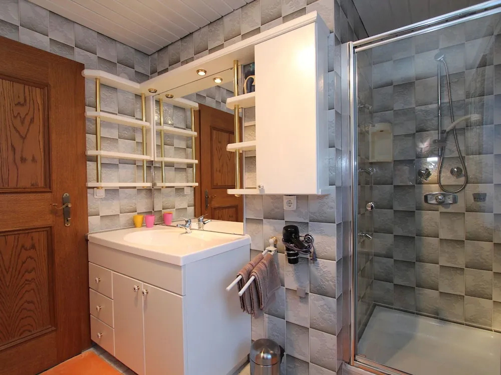 Quaint Apartment near Forest in Neukirchen am Großvenediger