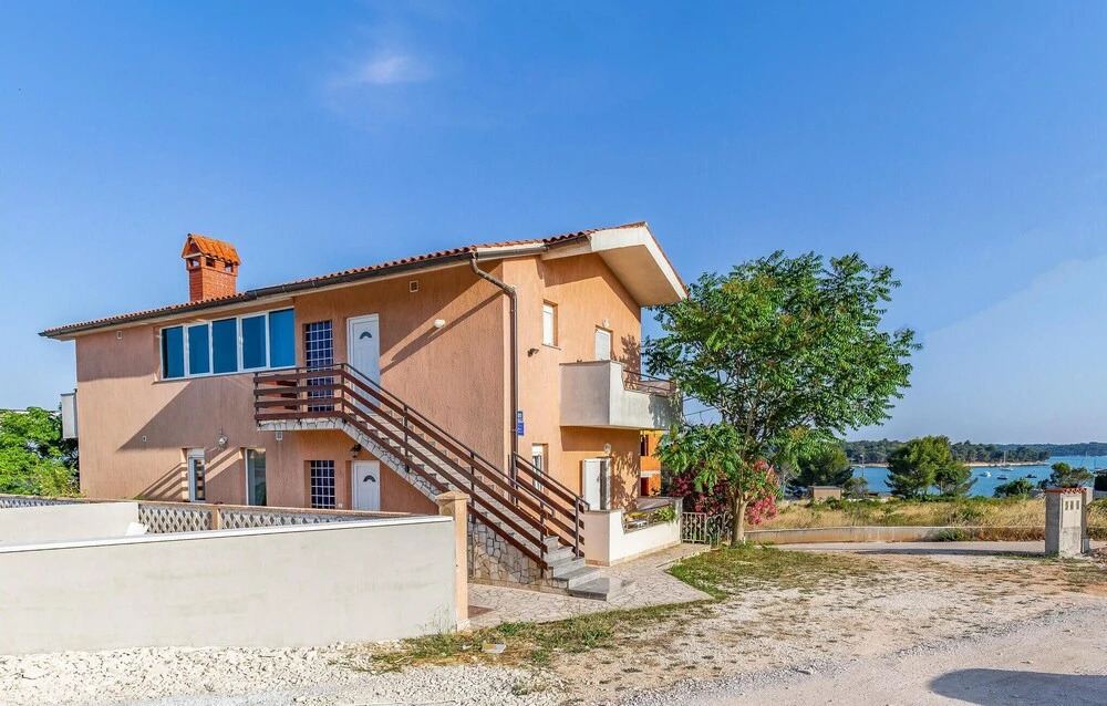 Awesome Apartment in Medulin With Wifi and 2 Bedrooms