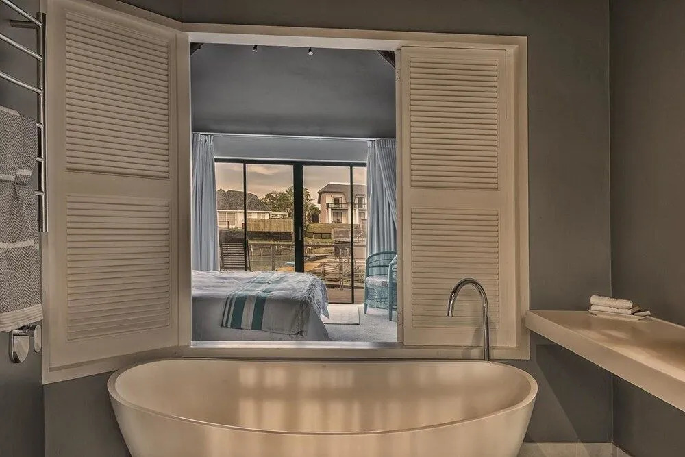 CANAL GUEST HOUSE - Waterfront Boutique B&B