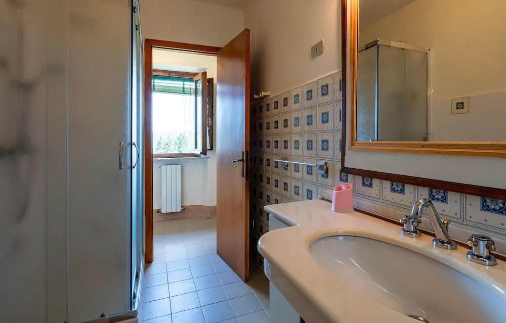 Nice Home In Longoio With House A Mountain View