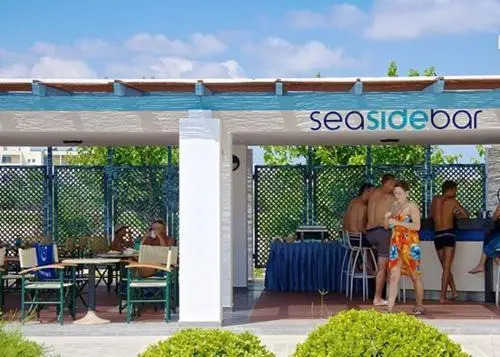Aparthotel 4 Stars Adelianos Kampos