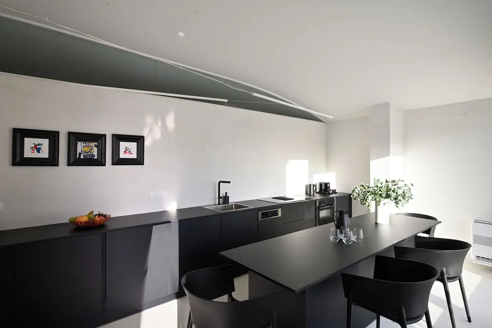 Artium Villa with Outdoor Pool hosted by K&K