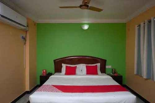 OYO 26746 Sruthi Residency