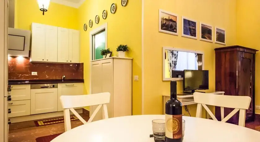 Temporary House - Via della Moscova
