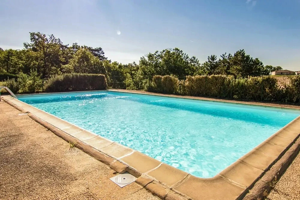 Quiet Holiday Home With Shared Pool