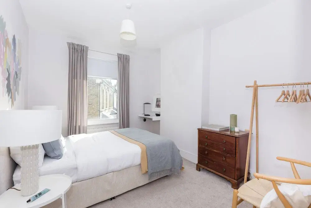 Newly Renovated Large 4-5 Bedroom House