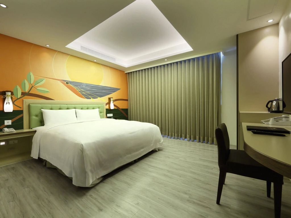 Shichi Hotel