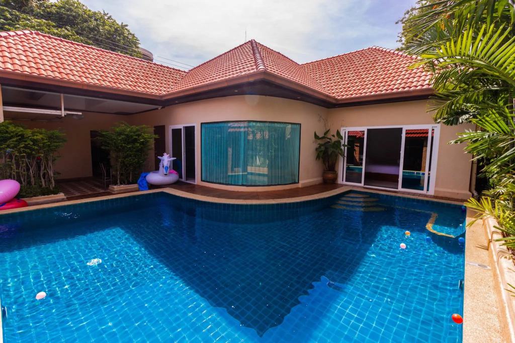 Cosy Beach Pool Villa By Pattaya Sunny Rentals