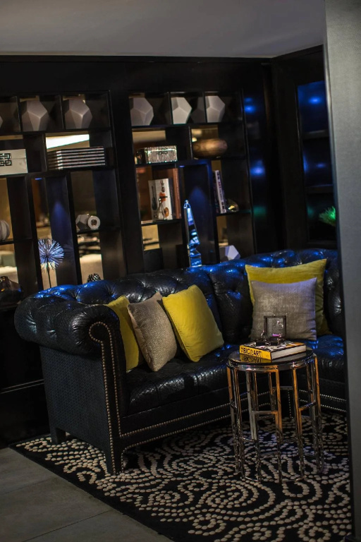 Renaissance Cincinnati Downtown Hotel